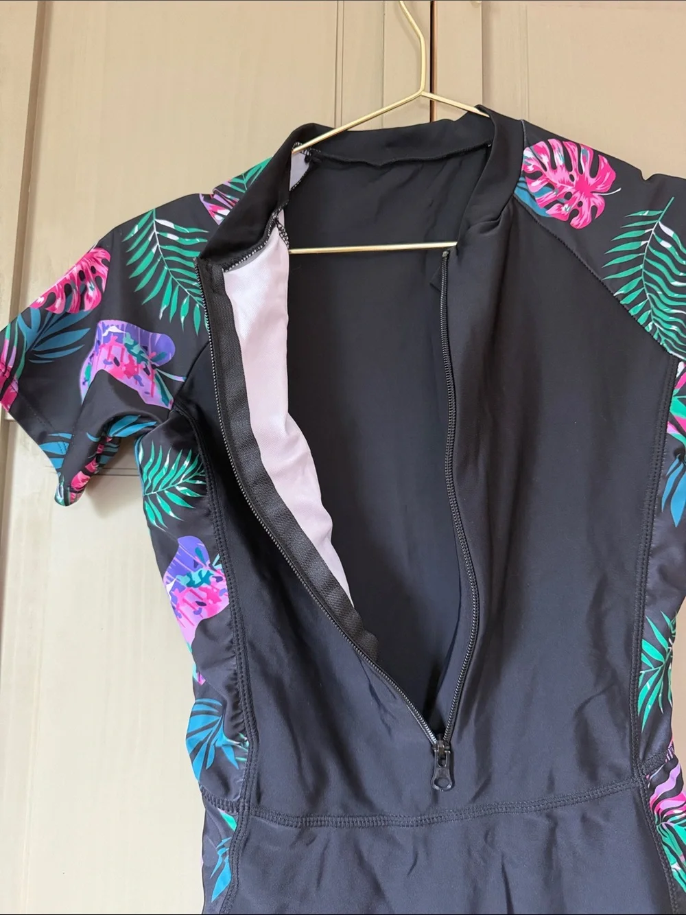 TROPICAL PRINT ONE PIECE SWIMSUIT
